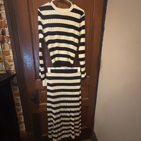 Target Black and White Striped Long Sleeve top and Skirt set - Picture 2 of 4